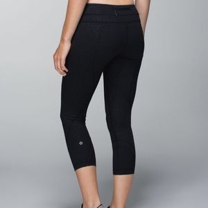 Lululemon Inspire crop patterned size 8